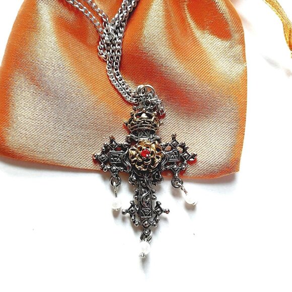 New Tudor Rose Hampton Court Cross Pewter Necklace Made in the UK - Picture 1 of 5